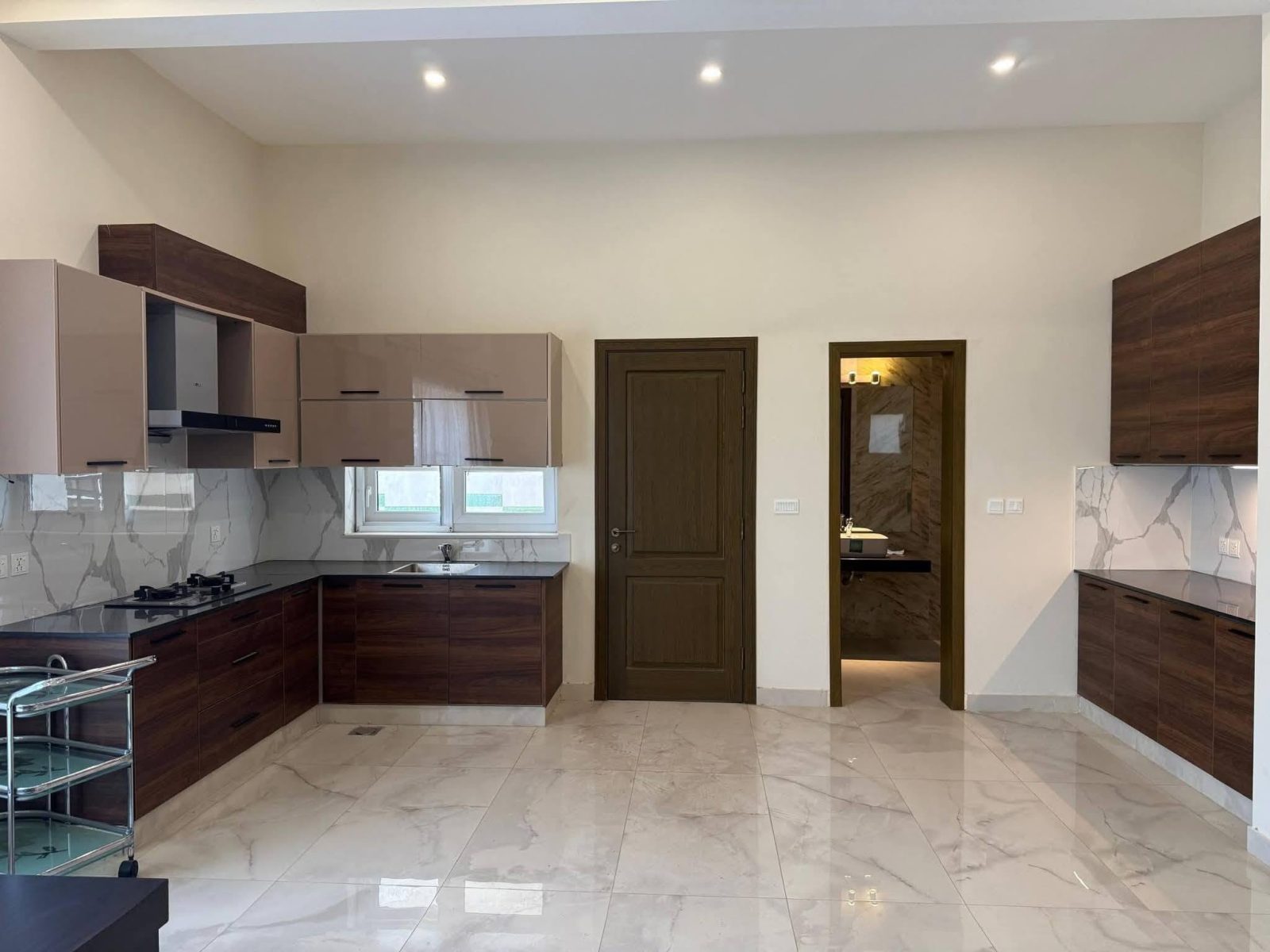 10 marla Brand new house 5 bedroom with Solar