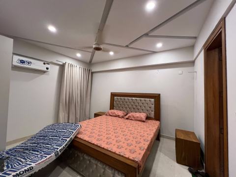Galleria 3 bedroom fully furnished Apartment